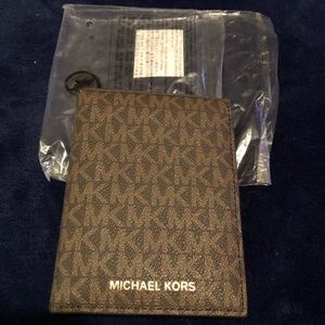 ***MICHAEL KORS***Jet Set Travel Passport Holder Wallet***Brown***